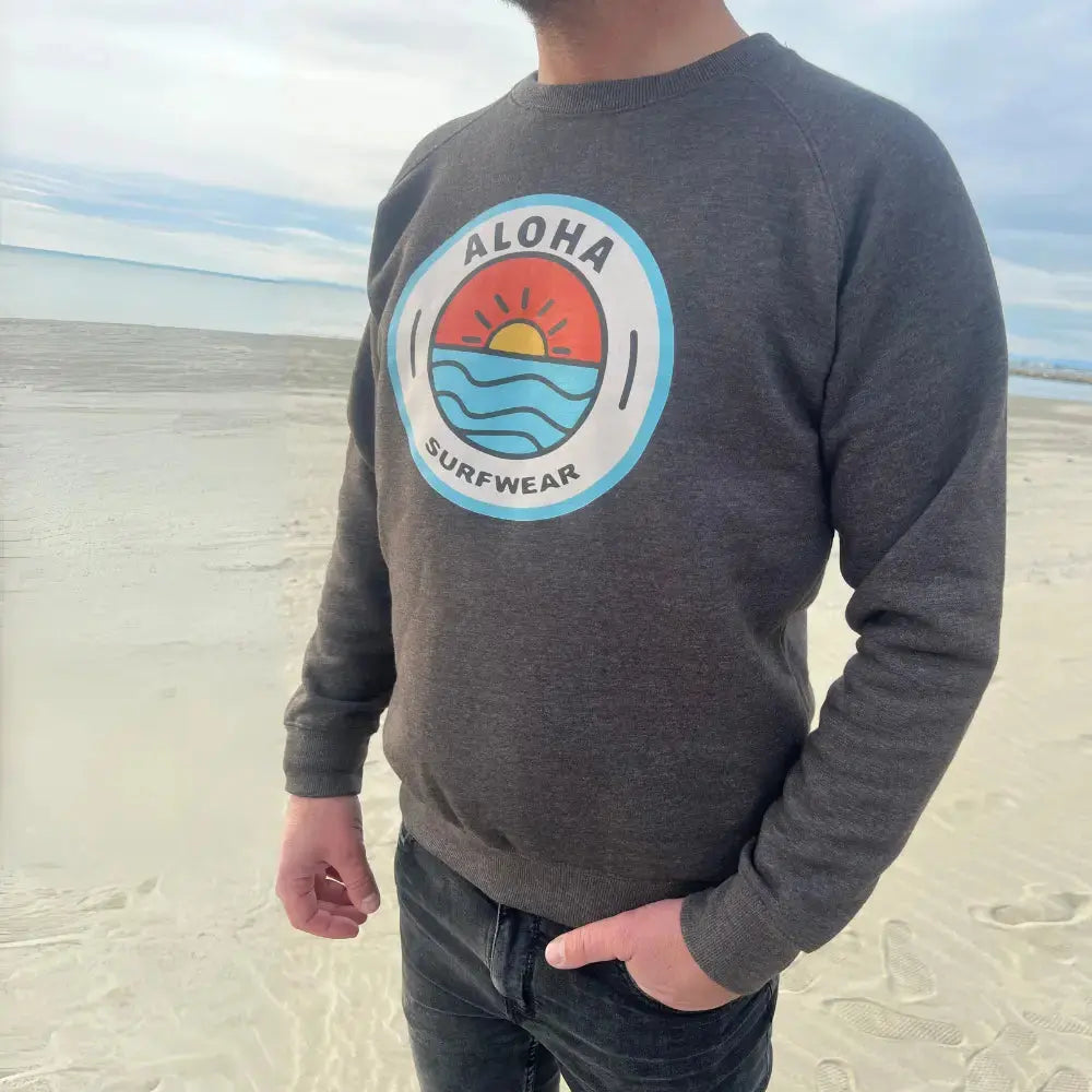 Image d'un sweat Homme surfwear  gris avec  un logo Aloha  de la marque Alohasurfwear