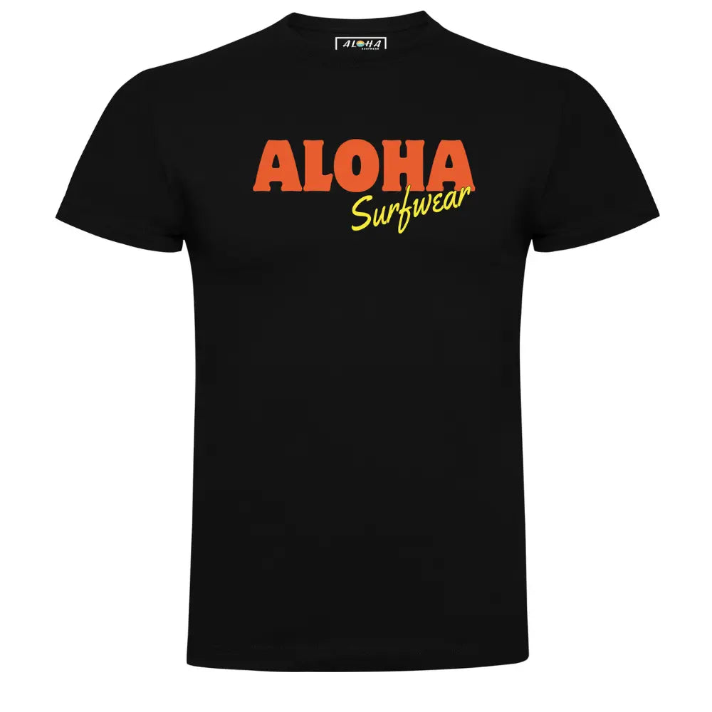 image d'un t-shirt noir unisexe avec le logo écriture Aloha en orange et surfwear en jaune sur le devant au niveau de la poitrine de la marque alohasurfwear